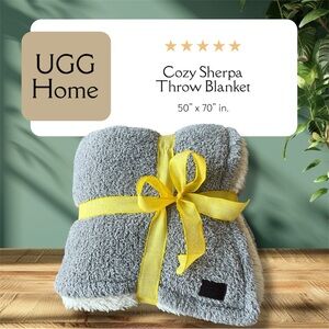 UGG Home Cozy Classic Sherpa Reversible Throw Blanket Grey Plush